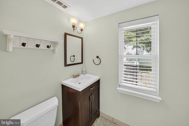66 BIRCHWOOD KNOLL, Lawrence Township, NJ 08648