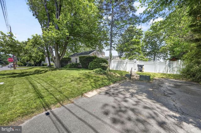 66 BIRCHWOOD KNOLL, Lawrence Township, NJ 08648