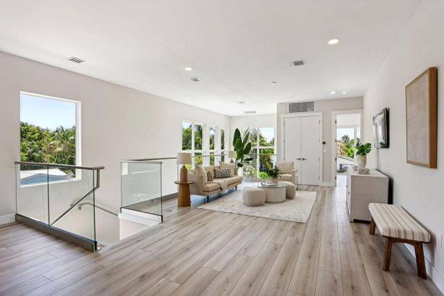 827 N Lake Avenue, Delray Beach, FL 33483