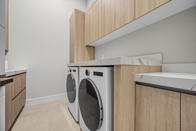 827 N Lake Avenue, Delray Beach, FL 33483