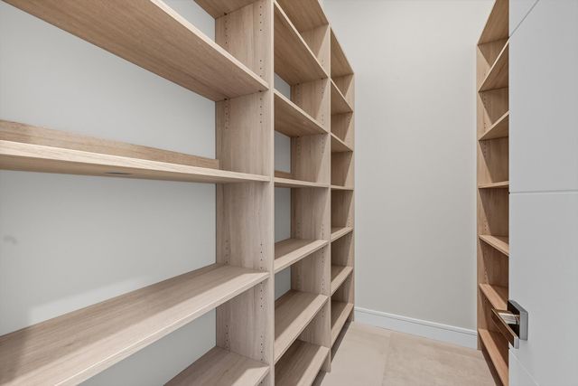 827 N Lake Avenue, Delray Beach, FL 33483