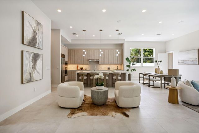 827 N Lake Avenue, Delray Beach, FL 33483