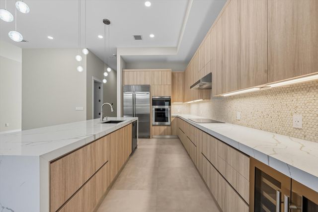 827 N Lake Avenue, Delray Beach, FL 33483