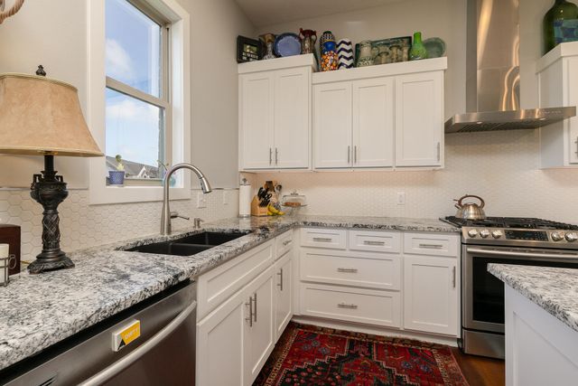 703 N Fox Hill Circle, Nixa, MO 65714