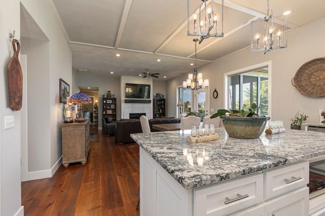 703 N Fox Hill Circle, Nixa, MO 65714