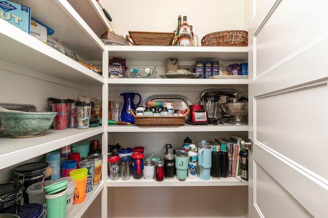 703 N Fox Hill Circle, Nixa, MO 65714