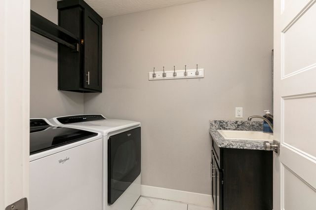 703 N Fox Hill Circle, Nixa, MO 65714