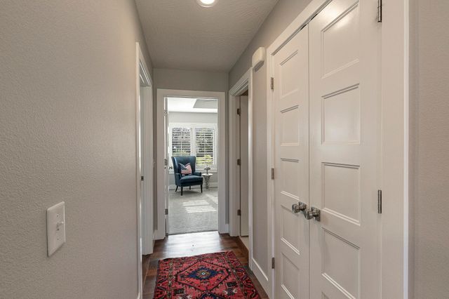 703 N Fox Hill Circle, Nixa, MO 65714