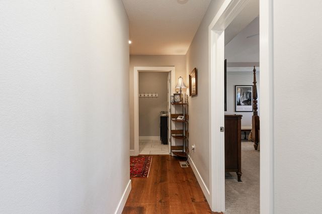 703 N Fox Hill Circle, Nixa, MO 65714