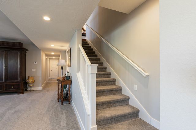 703 N Fox Hill Circle, Nixa, MO 65714