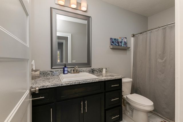 703 N Fox Hill Circle, Nixa, MO 65714
