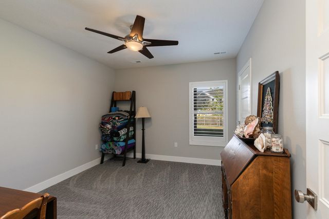 703 N Fox Hill Circle, Nixa, MO 65714