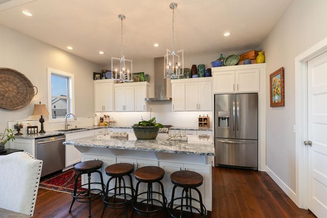 703 N Fox Hill Circle, Nixa, MO 65714