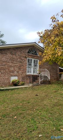 4830 Kyle Lane NW, Huntsville, AL 35810