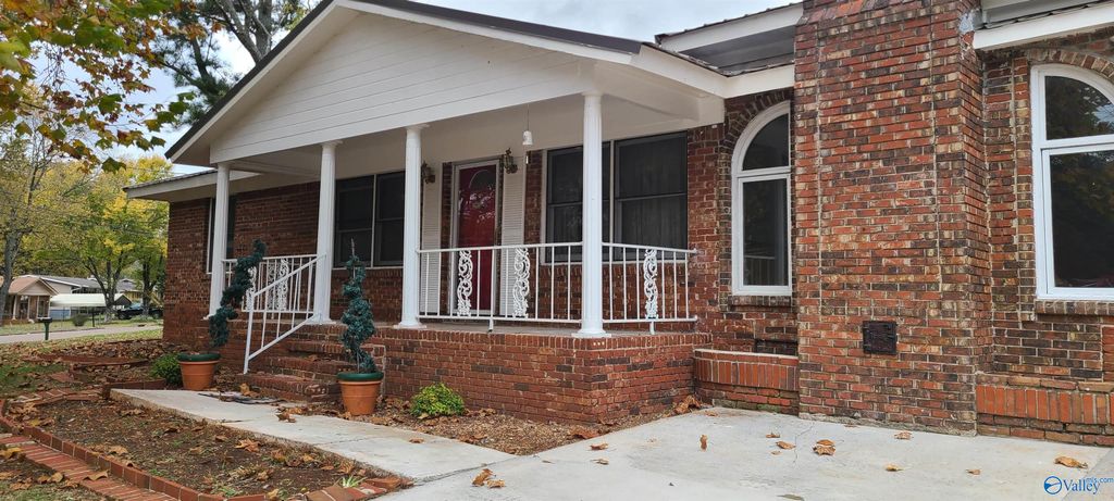 4830 Kyle Lane NW, Huntsville, AL 35810