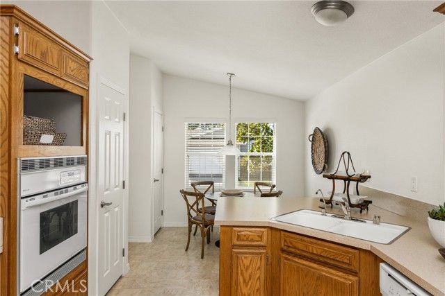 2621 Forest Lake, Santa Ana, CA 92705