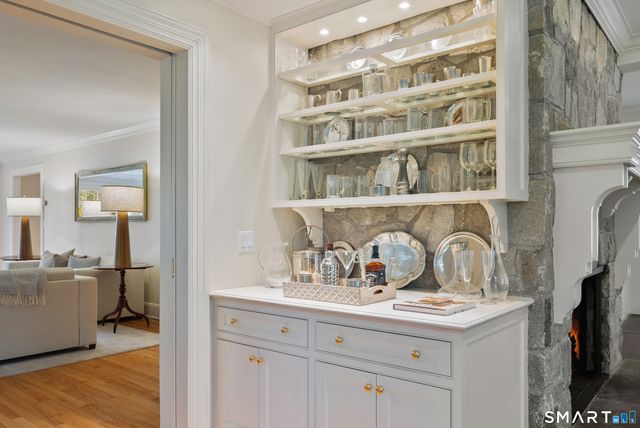 6 Cloudy Lane, Darien, CT 06820