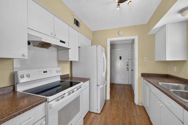 7432 E Northwest Highway 112, Dallas, TX 75231