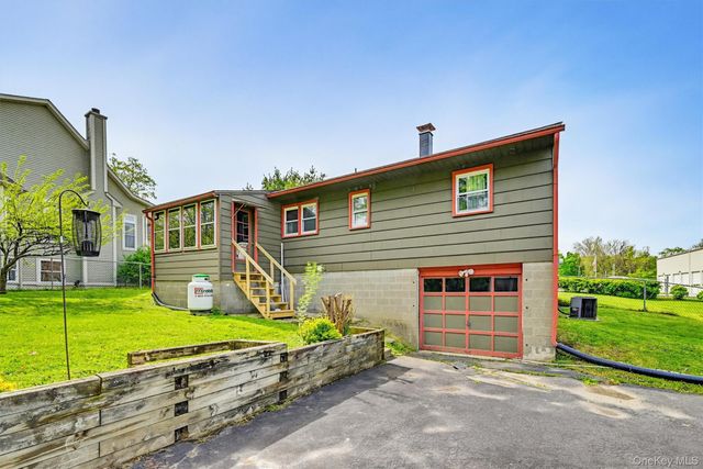 11 Bradley Lane, Walden, NY 12586
