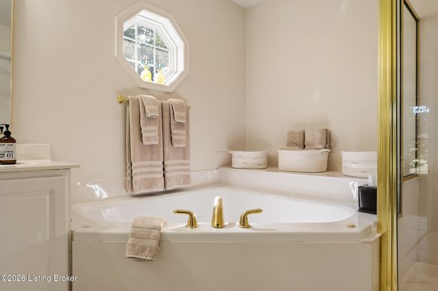 4414 Sycamore Forest Pl, Louisville, KY 40245