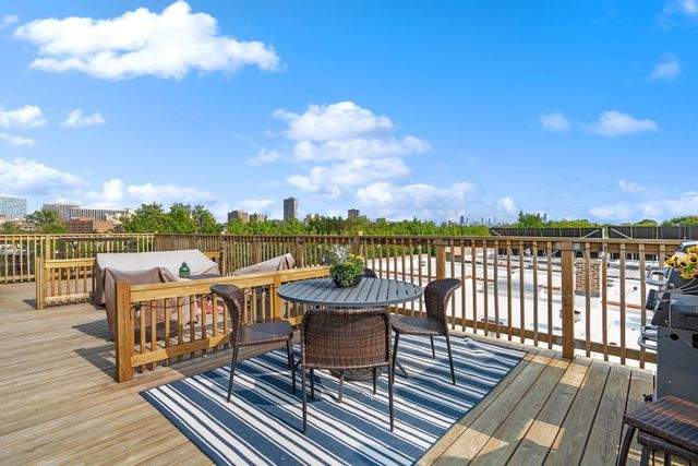 4430 N Magnolia Avenue GS, Chicago, IL 60640