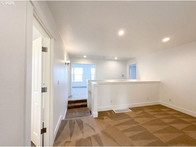 10989 Sw ONEIDA St, Tualatin, OR 97062