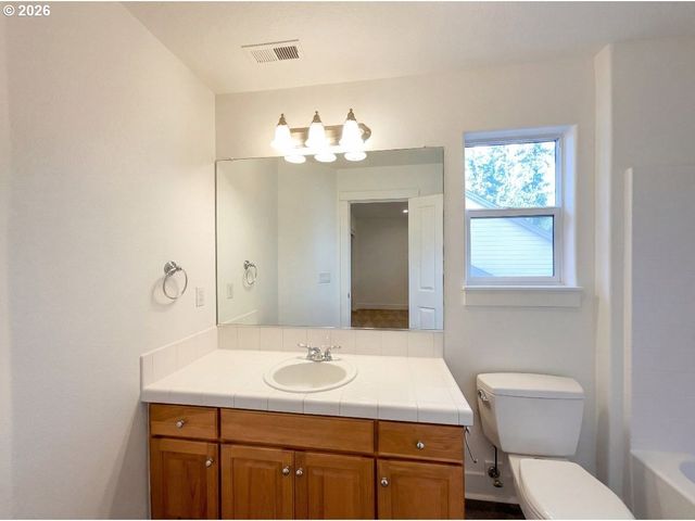 10989 Sw ONEIDA St, Tualatin, OR 97062