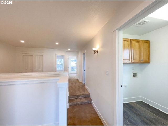 10989 Sw ONEIDA St, Tualatin, OR 97062