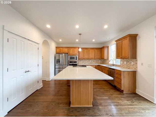 10989 Sw ONEIDA St, Tualatin, OR 97062