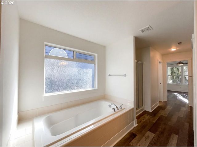 10989 Sw ONEIDA St, Tualatin, OR 97062