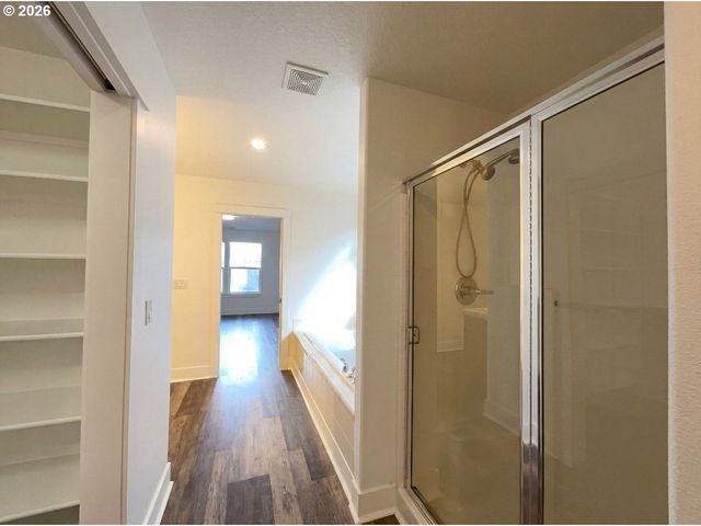 10989 Sw ONEIDA St, Tualatin, OR 97062