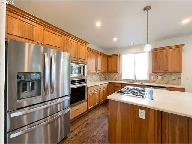 10989 Sw ONEIDA St, Tualatin, OR 97062