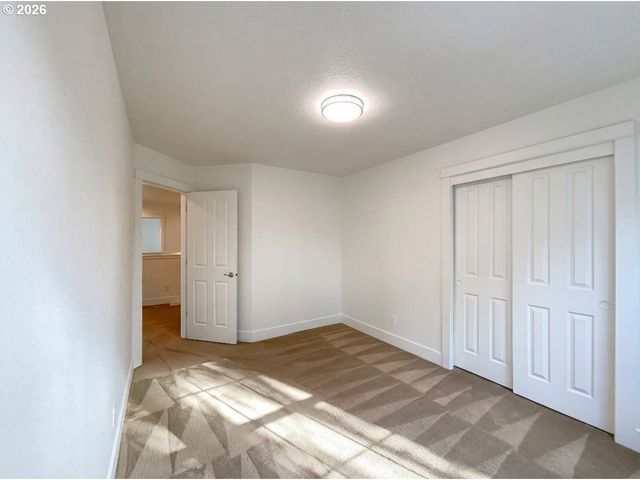 10989 Sw ONEIDA St, Tualatin, OR 97062