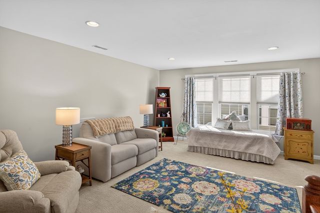 18 Kensington, Plymouth, MA 02360