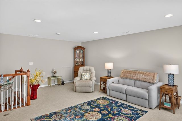 18 Kensington, Plymouth, MA 02360