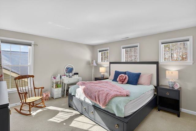 18 Kensington, Plymouth, MA 02360