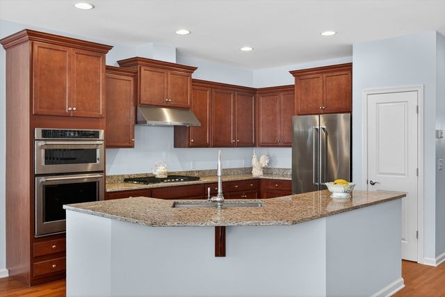 18 Kensington, Plymouth, MA 02360