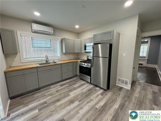 322 Saint John Street, Easton, PA 18042