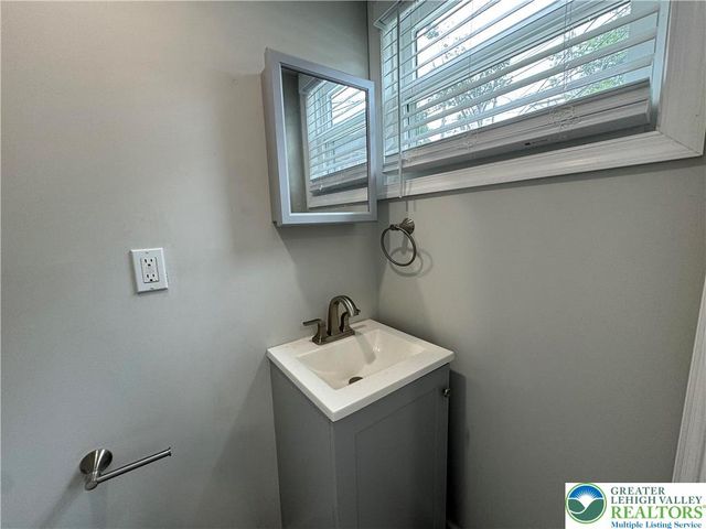322 Saint John Street, Easton, PA 18042