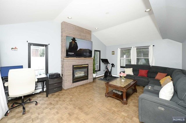 385 Oak Avenue, Maywood, NJ 07607