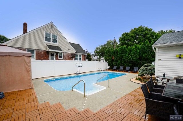 385 Oak Avenue, Maywood, NJ 07607
