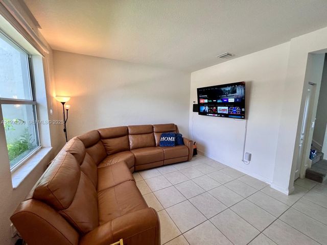 1513 SE 26th Ter 1513, Homestead, FL 33035