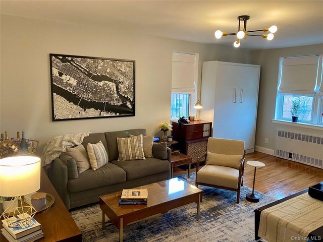 22 Mulford Place 5C, Hempstead, NY 11550