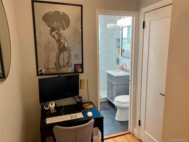 22 Mulford Place 5C, Hempstead, NY 11550