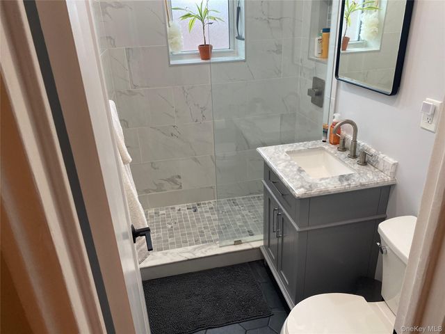 22 Mulford Place 5C, Hempstead, NY 11550