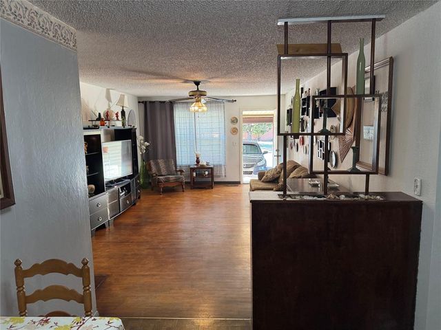 525 SW 2nd Street, Moore, OK 73160