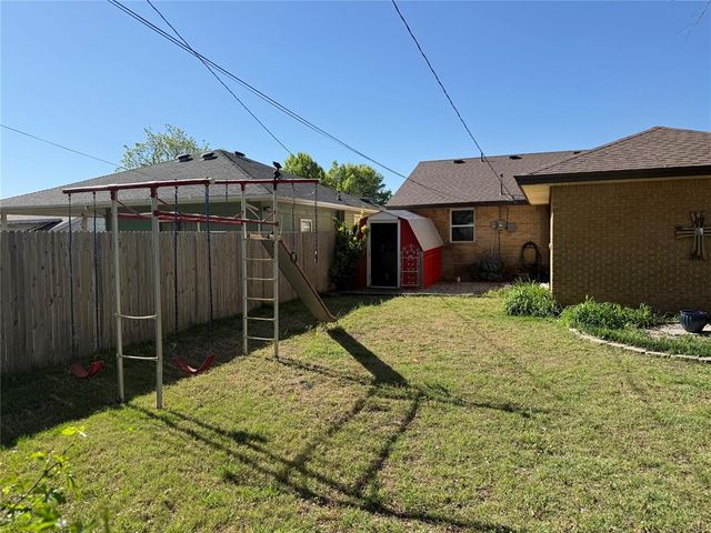 525 SW 2nd Street, Moore, OK 73160