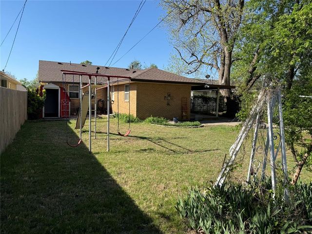 525 SW 2nd Street, Moore, OK 73160