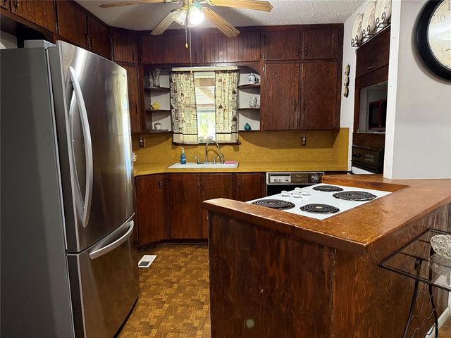 525 SW 2nd Street, Moore, OK 73160