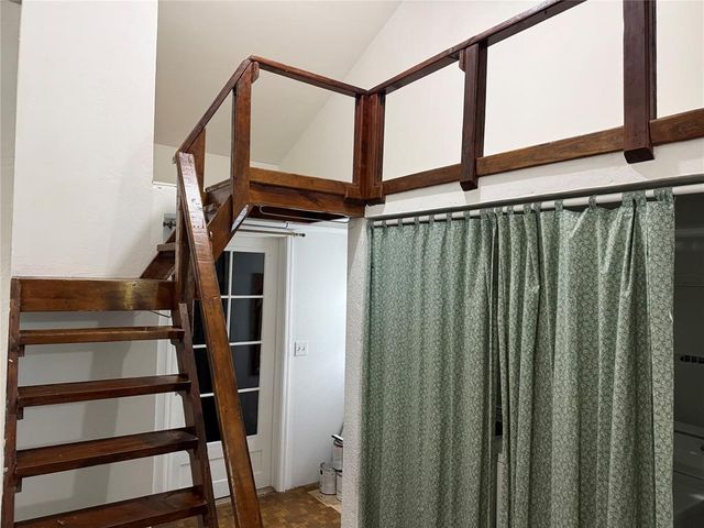 525 SW 2nd Street, Moore, OK 73160